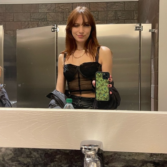 Meet your Posher, Ana - Picture 3 of 3